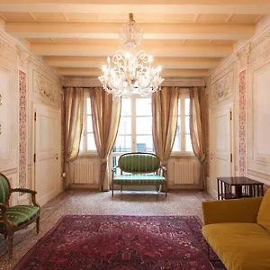  Apartment Explore From A Sophisticated Hideaway In San Polo Italy
