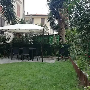  Apartment Roel Garden View Italy